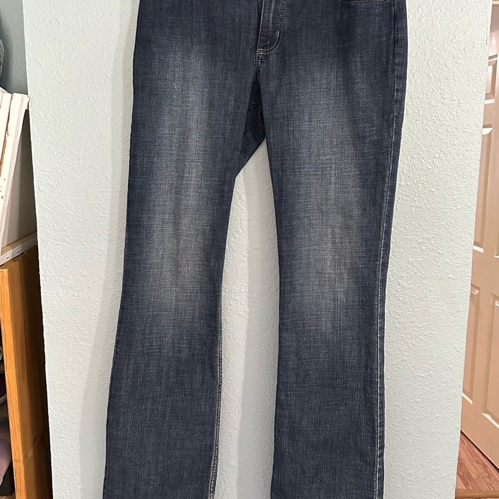 Wrangler women’s Dark Blue Bootcut Jeans size 9 x 34 inseam